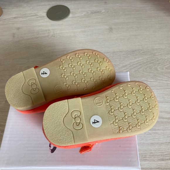 Pipperdoodles Faux suede bow shoes Orange size 21/4 - Picture 3 of 4